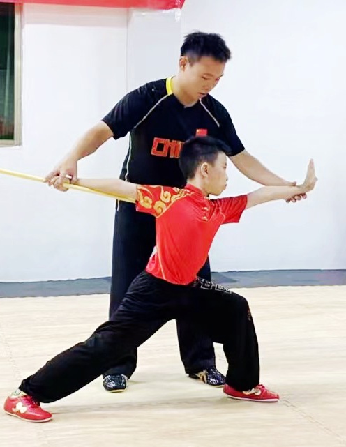 小选手在进行动作调整。受访人供图