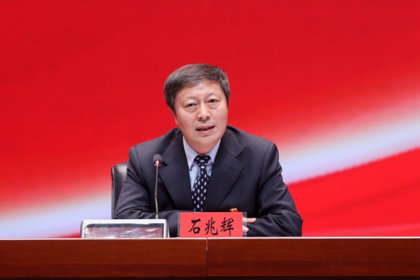 黑龙江省科技厅党组成员、副厅长石兆辉。石启立摄