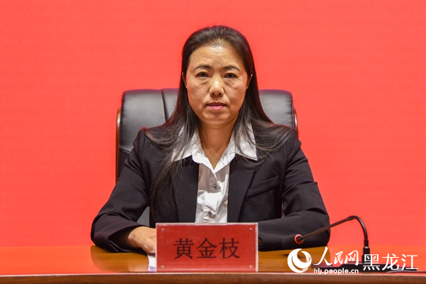 七台河市商务局四级调研员 黄金枝。人民网记者 张哲鑫摄