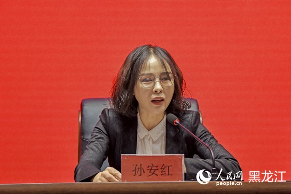 七台河市民政局党组书记、局长孙安红。人民网记者 张哲鑫摄
