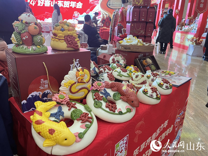 展销区的花饽饽。人民网 周素锦摄