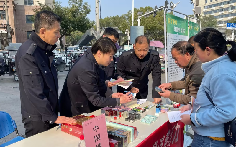 黄陂区局团支部开展学雷锋志愿服务活动。