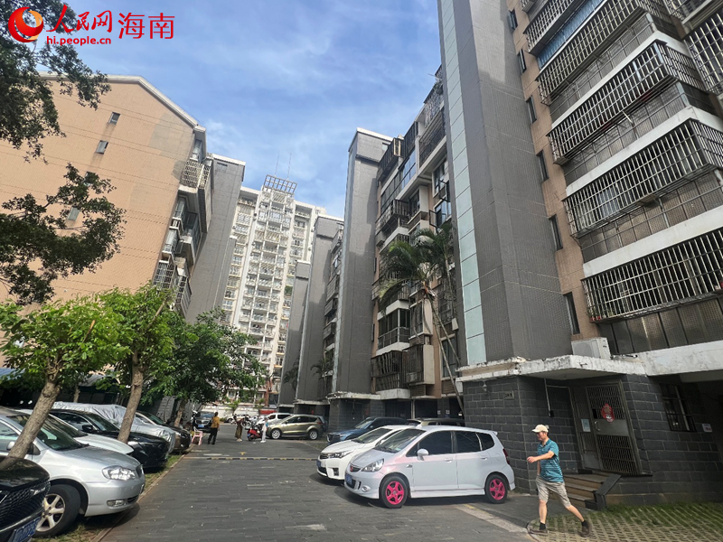 老旧电梯更新工作关系到千家万户。人民网记者 李学山摄