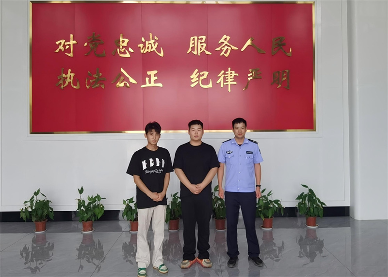 勇救少年获表扬。