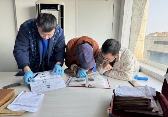 2025骞2鏈24鏃ワ紝涓婃捣娣炴勃鎶楁垬绾蹇甸嗙爺绌朵汉鍛樸佷笂娴峰笀鑼冨ぇ瀛︿笓瀹跺洟闃熻仈鍚堝规硶鍥芥皯闂存嫙鎹愯禒鐨勮佺収鐗囪繘琛岄壌瀹氥傦紙鍙楄夸笓瀹跺洟闃熸彁渚涳級