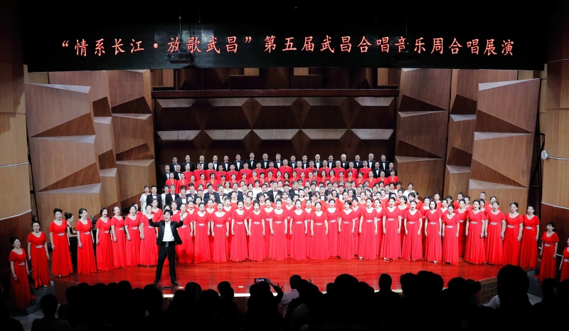 合唱《我爱你中国》《 歌唱祖国》